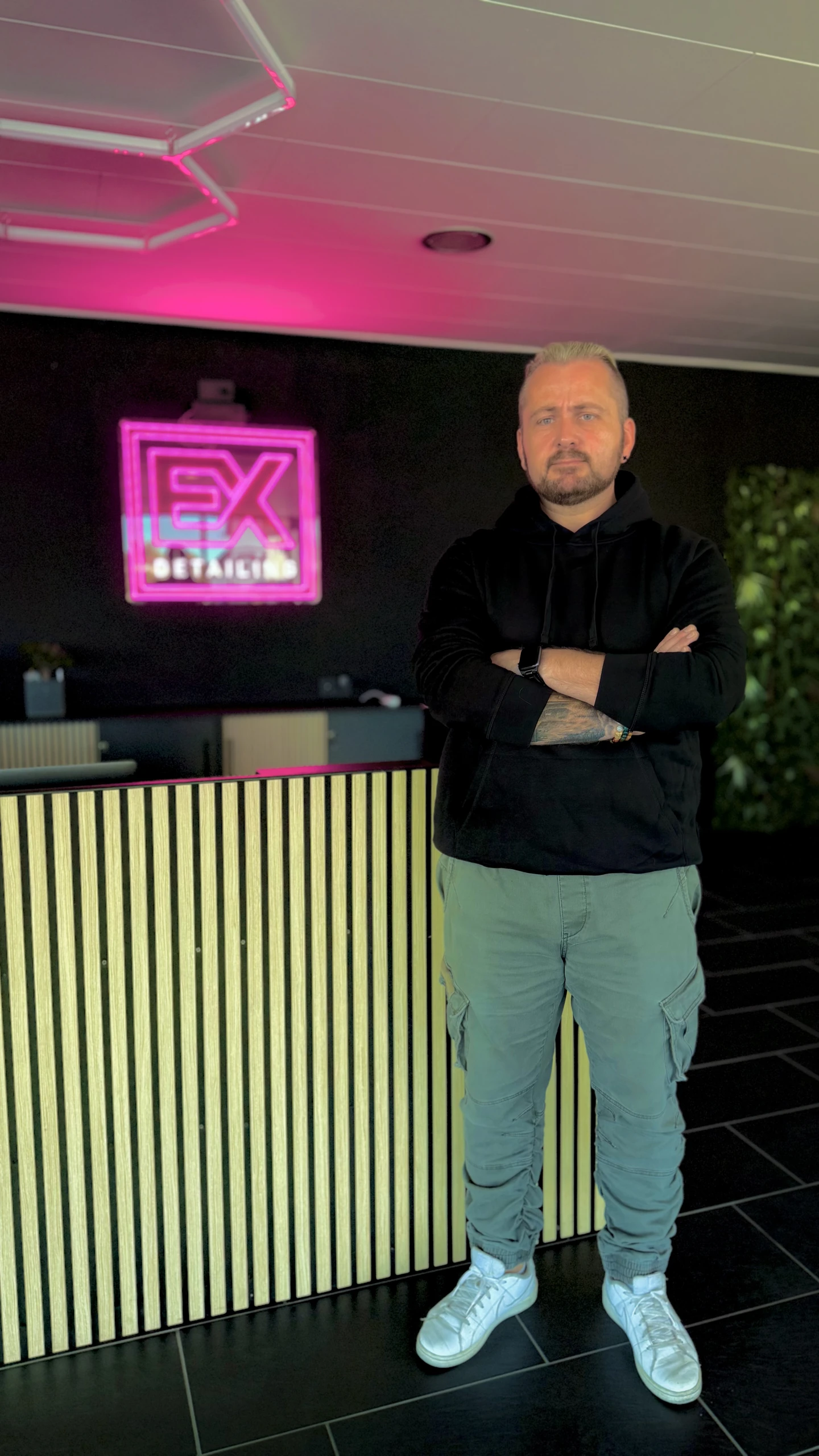 Eduard Koch am Empfang seines EX-Detailing-Studios in Biberach